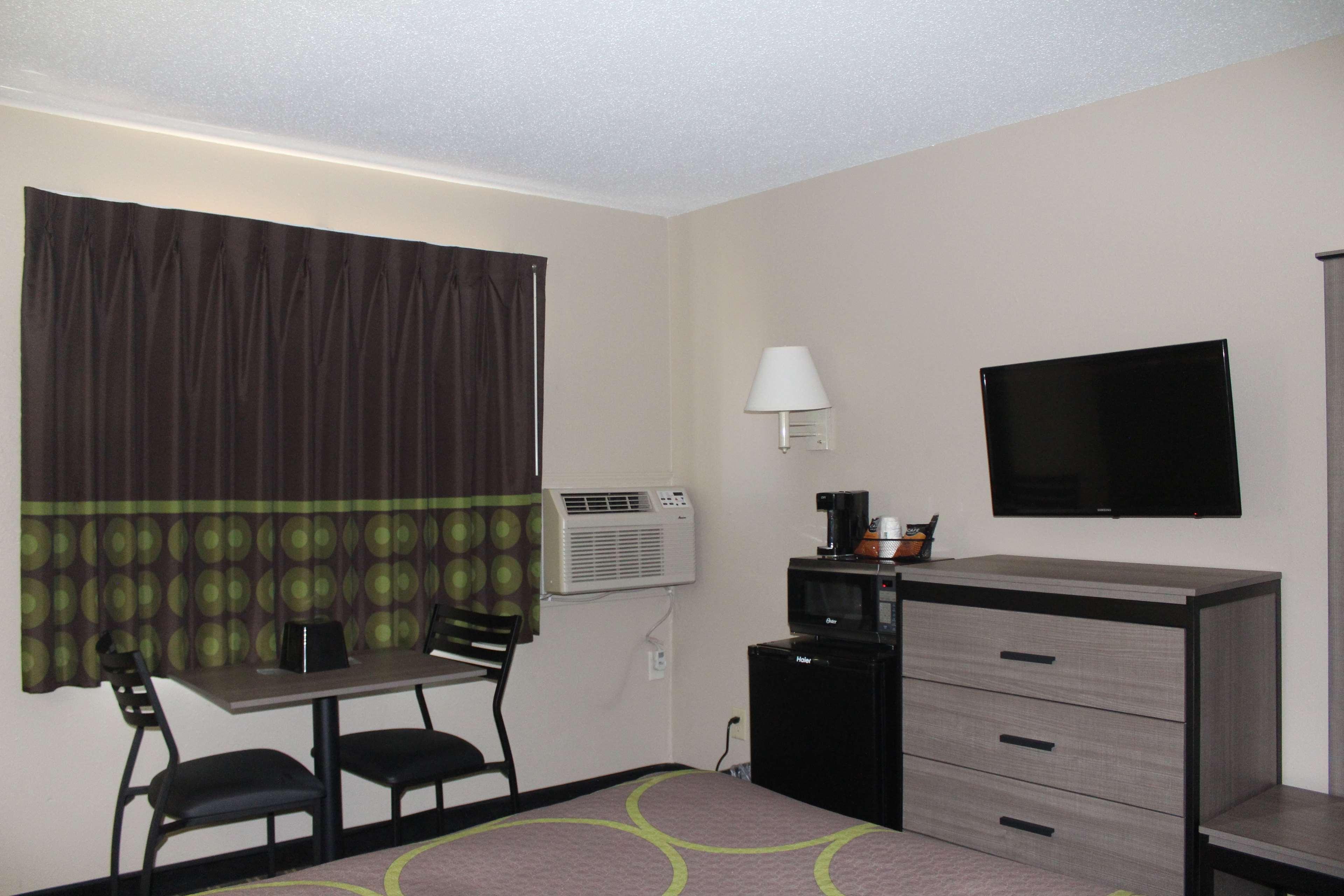 Super 8 By Wyndham Michigan City Eksteriør bilde